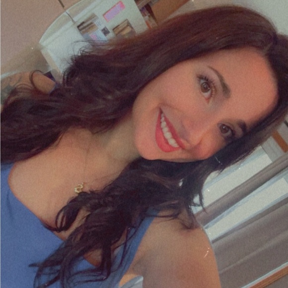 Meet your Posher, Gabbie - Picture 2 of 4